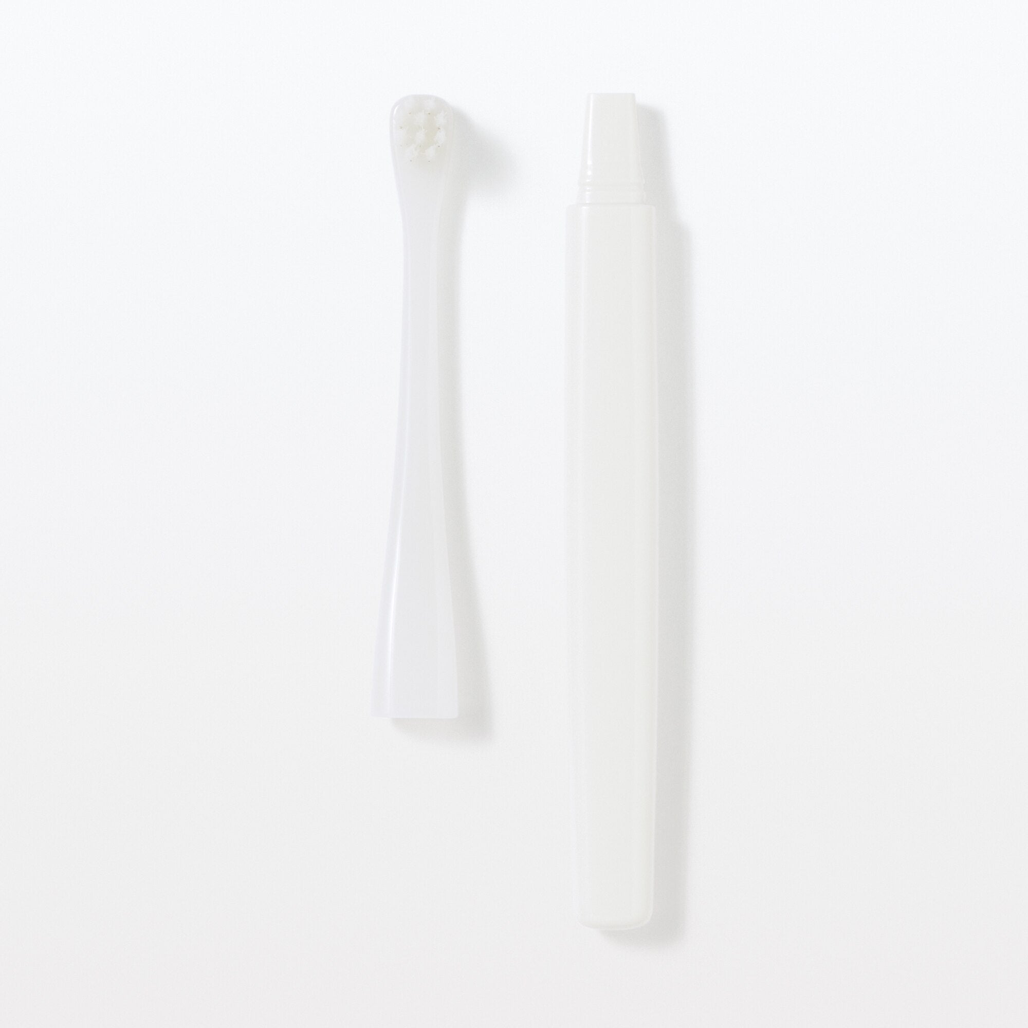Replaceable Head Compact Soft Toothbrush - White