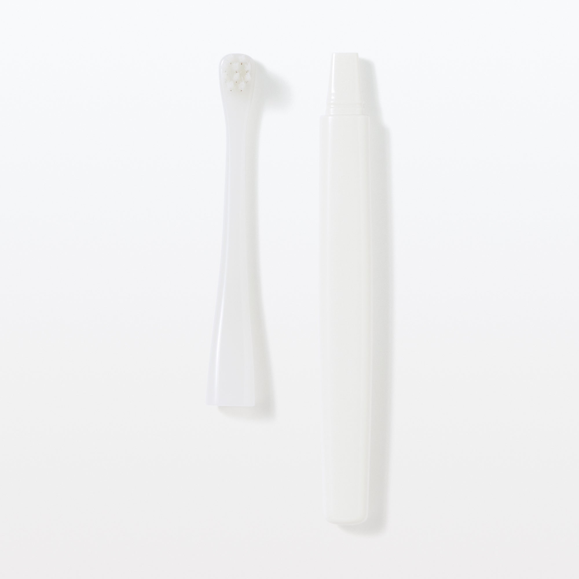 Replaceable Head Compact Medium Toothbrush - White