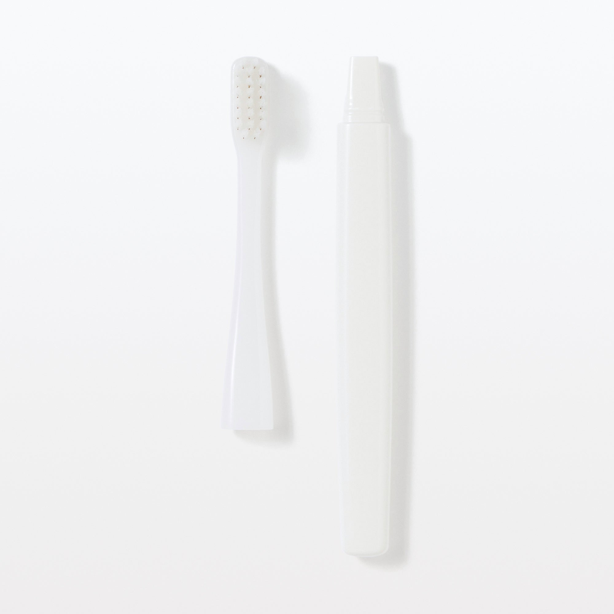 Replaceable Head Medium Toothbrush - White
